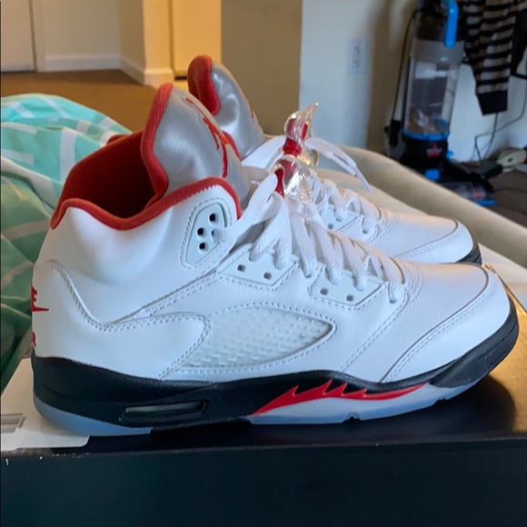 white and red retro 5